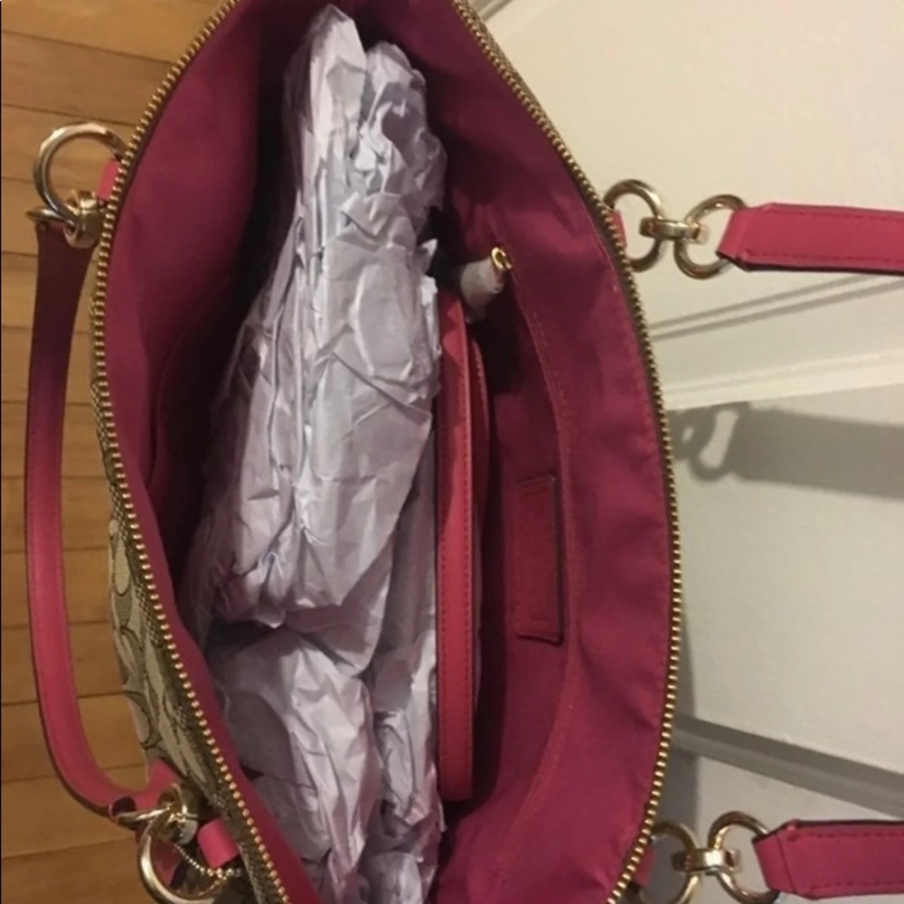 Coach Handbag - Picture 2 of 3